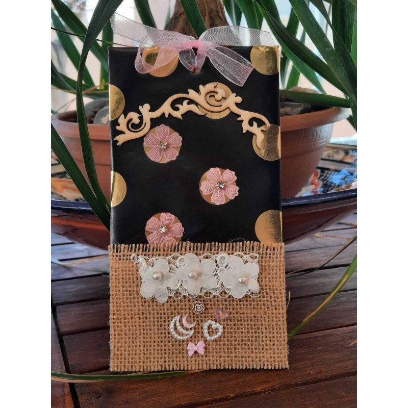 Tarjeta Artesanal Elegante con Encaje y Flores - Perfecta para Regalos Tarjeta Artesanal Elegante con Encaje y Flores - Perfecta para Regalos