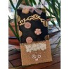 Tarjeta Artesanal Elegante con Encaje y Flores - Perfecta para Regalos